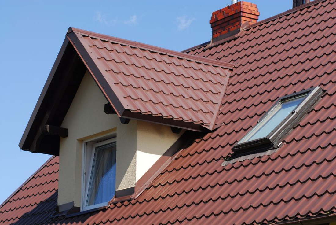 Obróbki dachowe przyścienne - wykonanie i koszty