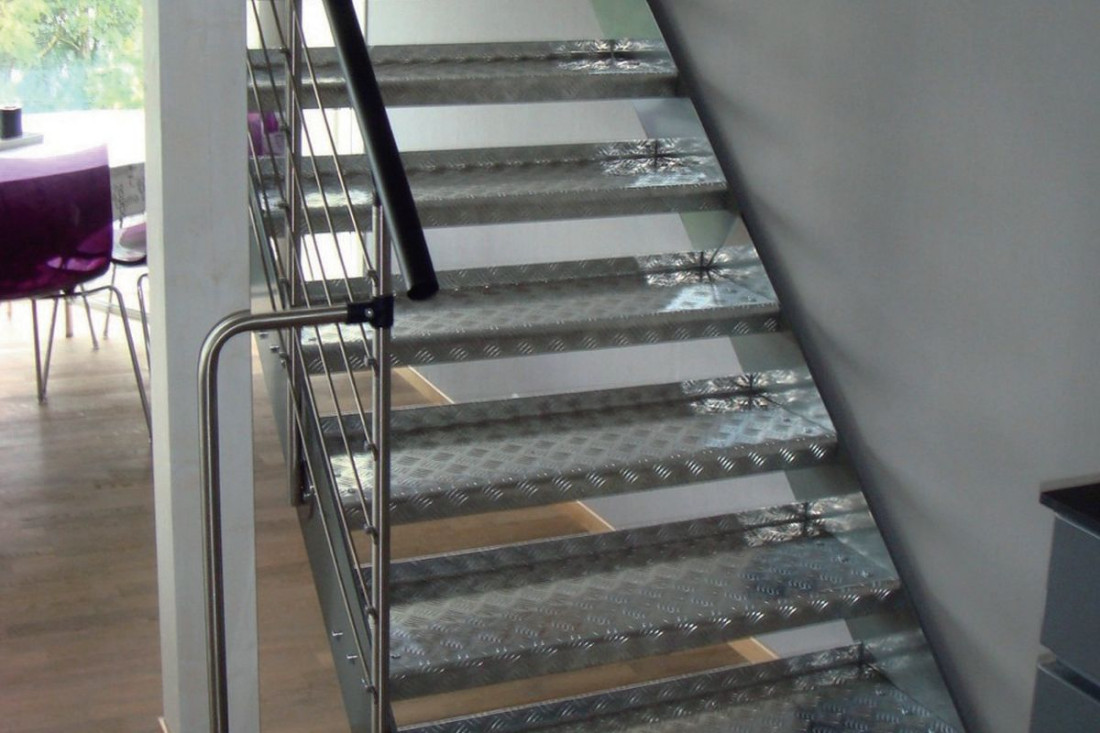 Koszt budowy schodów metalowych - przykładowa wycena