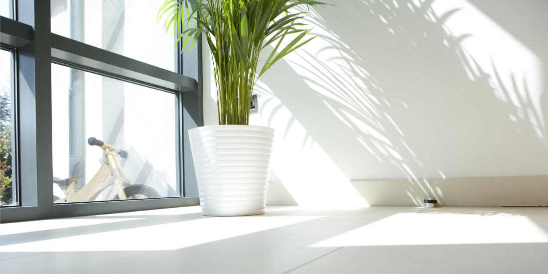 Czy szkło przeciwsłoneczne w oknach dostatecznie chroni wnętrza przed słońcem?