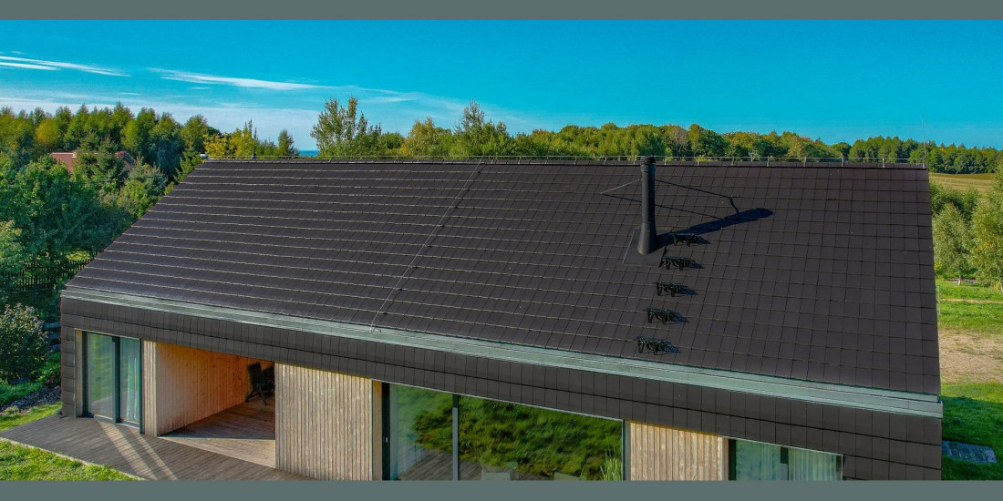 Specjalistyczne papy kauczukowo-bitumiczne Bitum Pro oraz Bitum Ceramic do ochrony dachu skośnego przed wilgocią