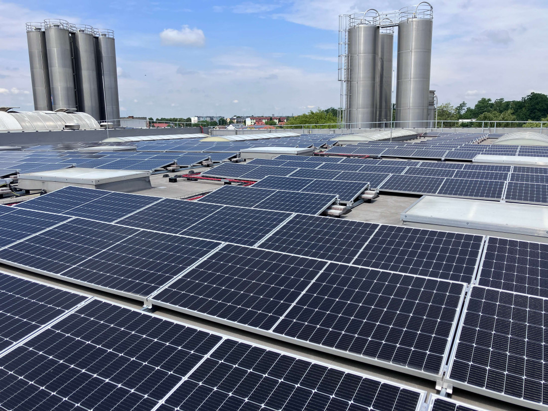 Wavin Polska stawia na energię słoneczną - farma fotowoltaiczna na dachach hali produkcyjnych