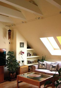 Pokój rodzinny urządzony nad garażem