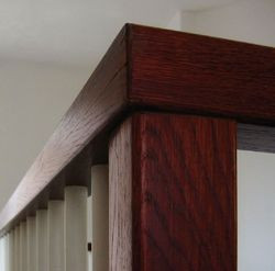 Bohaterowie licznych perypetii wykonawczych: schody i balustrada