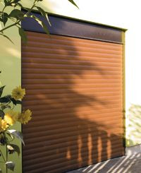 Standardowo bramy rolowane wyposażone są wyłącznie w napęd elektryczny