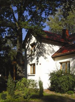 Pokój widziany od strony furtki