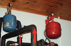 Zbiorniki wyrównawcze ciepłej wody użytkowej oraz centralnego ogrzewania