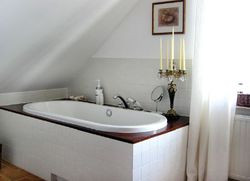 Rodzinna łazienka przy sypialni