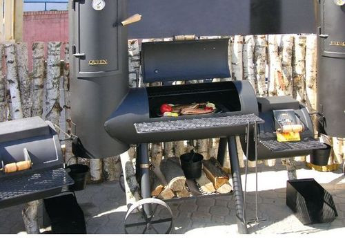 Wędzarnia z paleniskiem do grilla