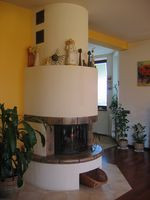 Kominek z kaflowym wykończeniem