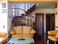 Modułowe schody bukowe, umiejętnie wykończone &quot;na jatobę&quot;. 