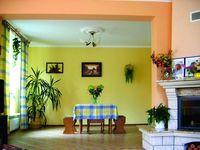 Duża kuchnia na razie jeszcze jest nieurządzona