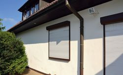 Rolety zewnętrzne zamontowano na parterze i poddaszu