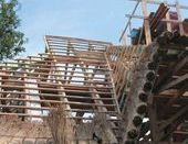  Odstępy między łatami zależą od grubości pokrycia z trzciny...