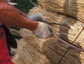 W dachu krytym strzechą lepiej nie planować okien połaciowych