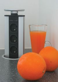 „Centrum zasilania&quot; wsuwane w blat