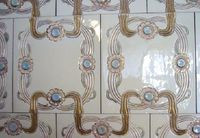 Rzeźbione, malowane, złocone kafle, nie należały do rzadkości