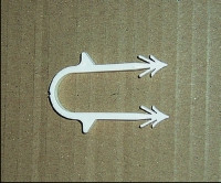 Uchwyty z kotwiczkami używane do mocowania rurek ogrzewania podłogowego