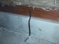 Zdjęcie przedstawia &quot;nowy&quot; sposób kotwienia murłaty