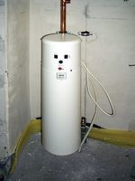 Elektryczny kocioł EKW zapewnia minimalny komfort cieplny w domu w przypadku awarii pompy ciepła