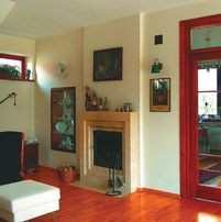 Trawertynowy kominek nie służy tylko do ozdoby