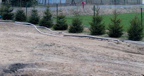 Wyrwane rury instalacji dolnego źr&oacute;dła