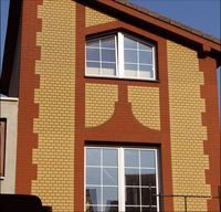 Najlepszy czas na wykańczanie elewacji domu to koniec wiosny i początek jesieni