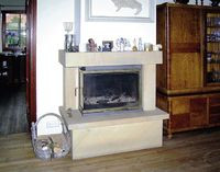 Kominek w domu Krystyny pełni rolę wyłącznie ozdobną oraz tworzy klimat domowego ogniska