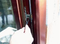 Regulacja skrzydeł okiennych