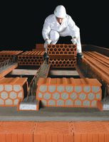 Deklowanie skrajnych pustaków to oszczędność betonu i mniejszy ciężar stropu