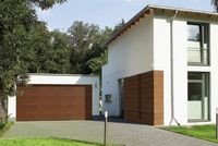 Brama garażowa w okleinie Ciemny Dąb