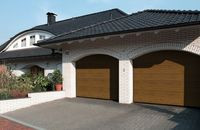 Brama garażowa w okleinie Ciemny Dąb