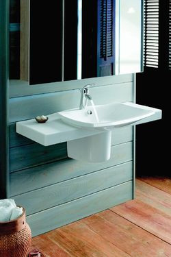 Drewno jest w łazience miłym gościem: wnosi przytulność i klimat swobody