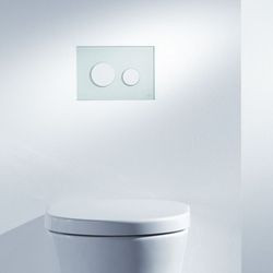 Dyskretny, niemal niewidzialny panel z białego lub zielonkawego szkła