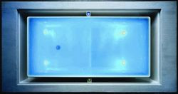 producenci wanien coraz częściej jako dodatek oferują zestaw do terapii kolorami: błękitny