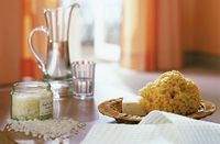 W komponowaniu nastroju każdy szczegół ma znaczenie. A przecież flakoniki, mydelniczki, aromatyczne kulki kąpielowe, gąbki i pumeksy mają praktyczne zastosowanie