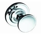 Nawet łazienka fundamentalisty minimalizmu nie obejdzie się bez wieszaków, wieszaczków i relingów