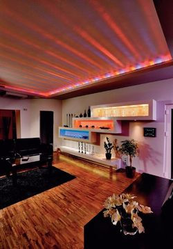 Najlepsze efekty uzyskamy łącząc niebanalne źródła światła z inteligentnym systemem sterowania – pozwoli on reżyserować zmienny spektakl barwnych świateł za naciśnięciem guzika