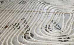 Energooszczędny system grzewczy: pompa ciepła współpracująca z wodnym ogrzewaniem podłogowym 