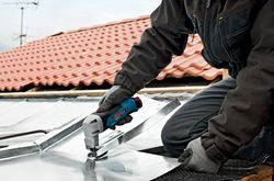 Nożyce GSC 10,8 V-LI Professional firmy Bosch 