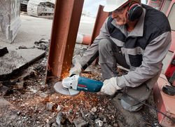 Nowa szlifierka kątowa GWS 24-230 JH Professional firmy Bosch