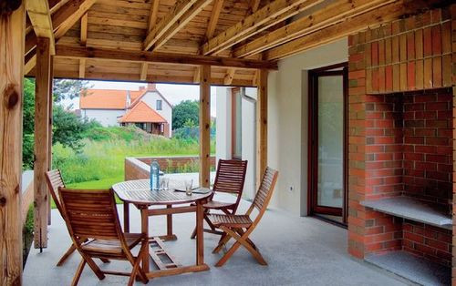 Na tarasie przygotowane jest miejsce na ogrodowego grilla