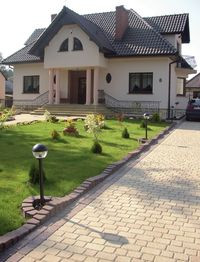 Otoczenie domu - nawierzchnie, ogrodzenia