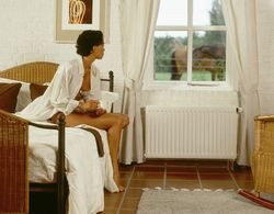 Grzejniki płytowe – zbudowane są z odpowiednio wyprofilowanych i połączonych blaszanych płyt