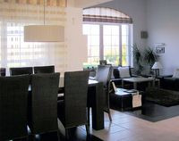 Po nieudanej próbie współpracy z architektem wnętrz, pani domu sama zaprojektowała wystrój domu