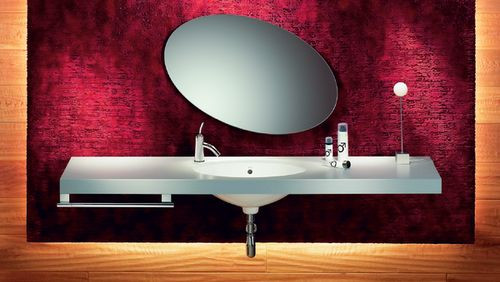 Umywalka Grand Berna wbudowana w rozległy blat to elegancka alternatywa dla mebla