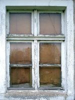 Drewniane okna są szczególnie narażone na wilgoć, dlatego muszą być regularnie konserwowane