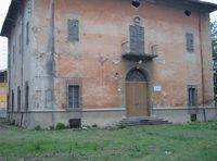 Zawilgocone mury mogą nawet pękać wskutek rozsadzania przez mróz