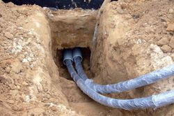 Ciepłociąg łączący kolektor z pompą ciepła (wejście do budynku)