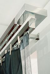 Podw&oacute;jny karnisz Binario z linii Ellegante &ndash; geometryczne wzornictwo i mariaż ekskluzywnych materiał&oacute;w