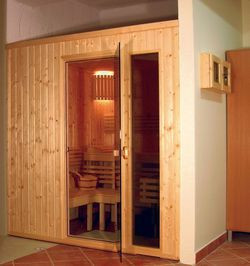 Zależało nam na dodatkowym przeszkleniu frontu sauny, by nie było w niej ciemno